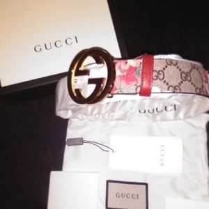 Gucci Supreme floral belt size 110, red accents